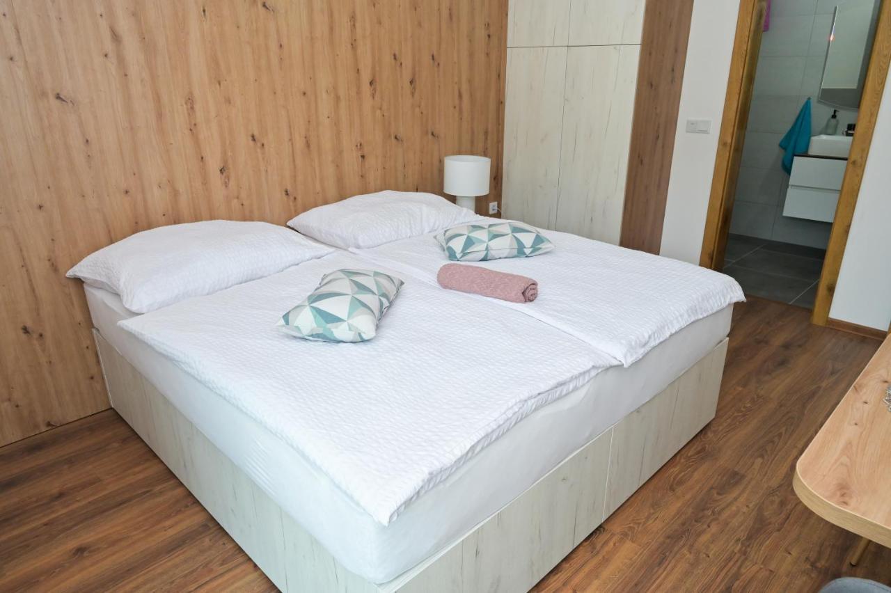 Villa Anita 亚伊采 外观 照片